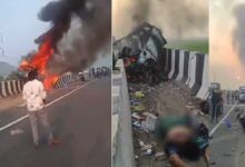 وجئے واڑہ بائی پاس پر بھیانک حادثہ، کار میں آگ لگنے سے بچہ سمیت 4 افراد جھلس کر ہلاک (ویڈیو)