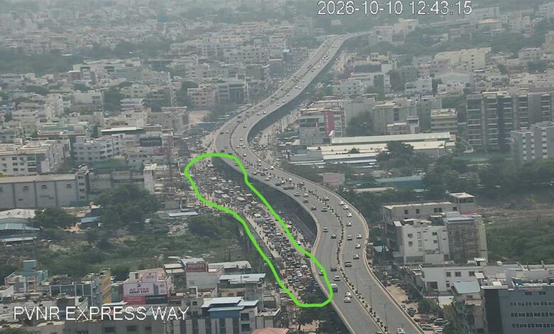عطاپور سگنل کے قریب سڑک کی تعمیر کے باعث ٹریفک کی رفتار سست