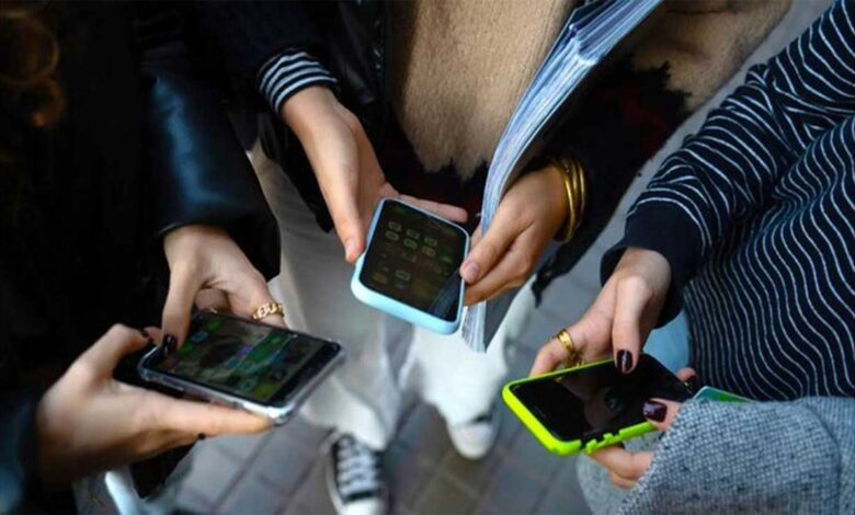 ترکیہ نے 15 سال سے کم عمر کے بچوں پر سوشل میڈیا کے استعمال پر پابندی عائد کردی