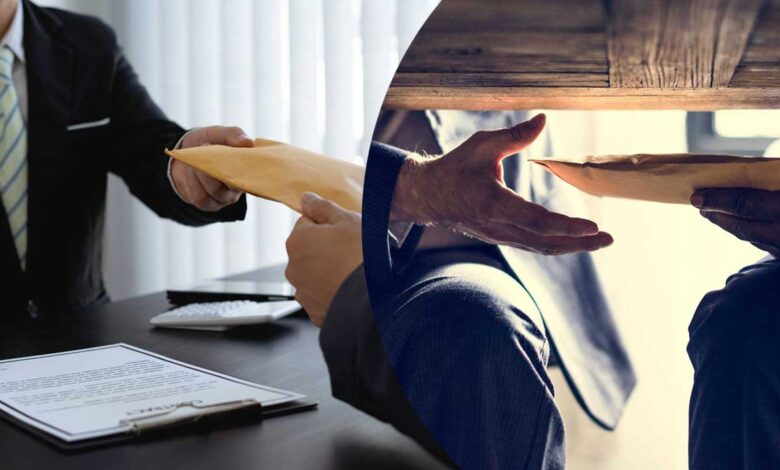 سرکاری کام کے لئے رشوت طلب کی جائے تو شکایت کہاں کریں؟